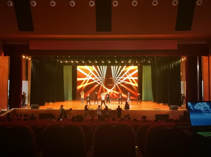 辞旧迎新晚会.jpg