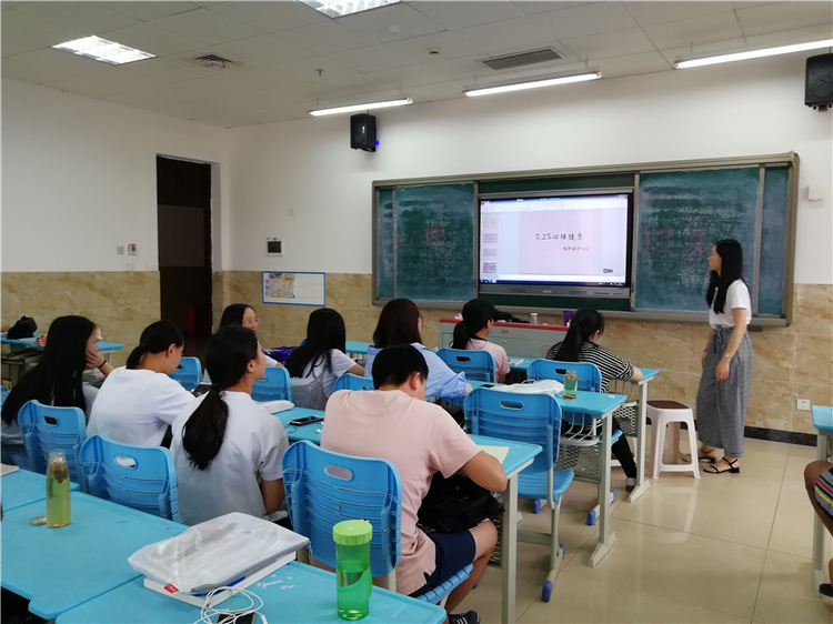 高职会计14-2班2.jpg