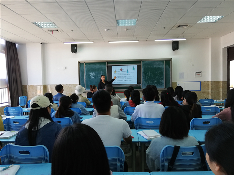 普专财务17-1班2.jpg