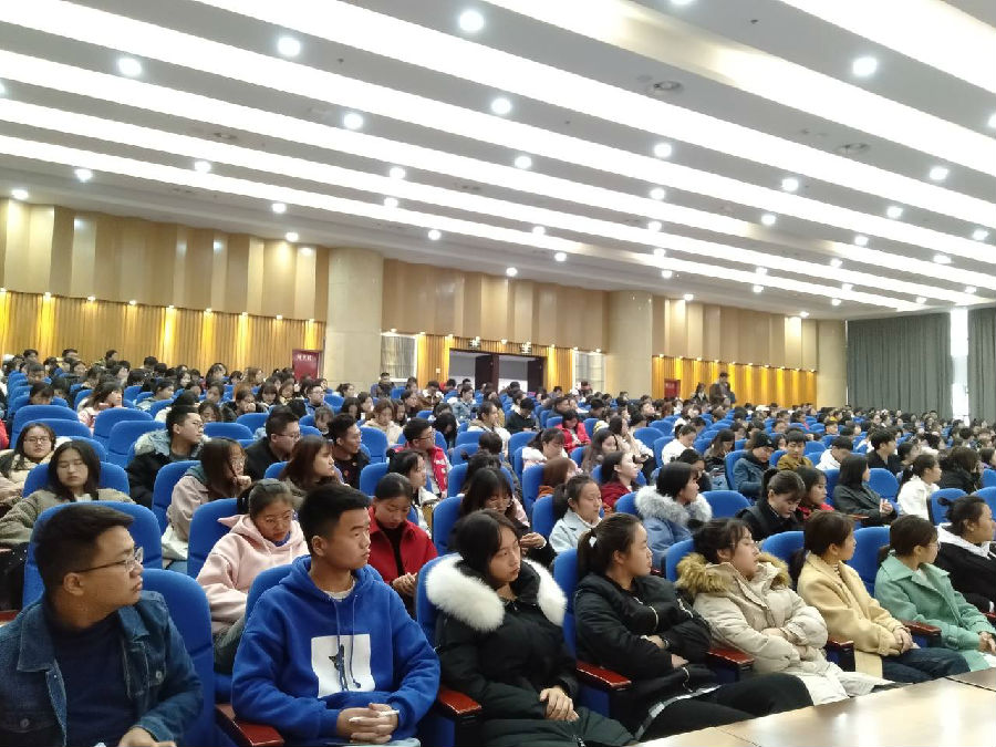 药学系开展17级实习动员大会(1)-2f62ed5828e8c080.jpg