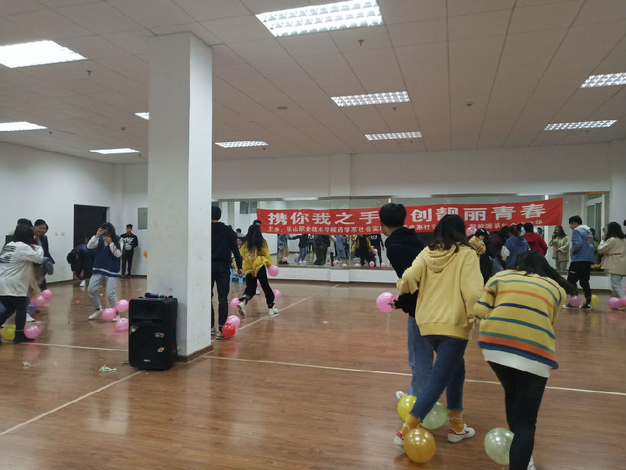 系部联谊晚会新闻稿(3)-40d2698025b29136.jpg
