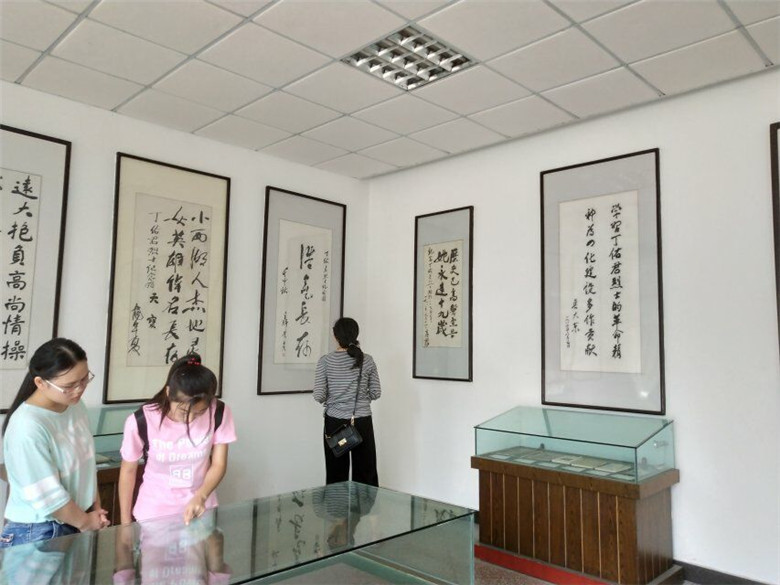 D050560AEEF50BB017BBF1CEC9F326FF.jpg
