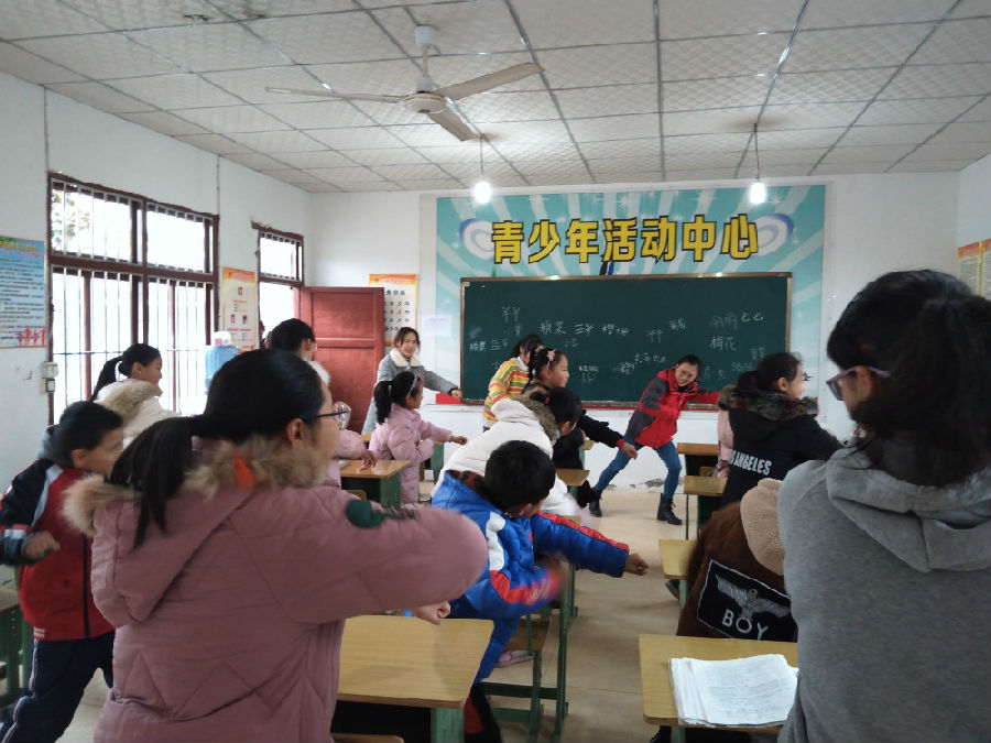 儿童服务站支教新闻稿(终)(1)——审-3ee61b541b57708e.jpg